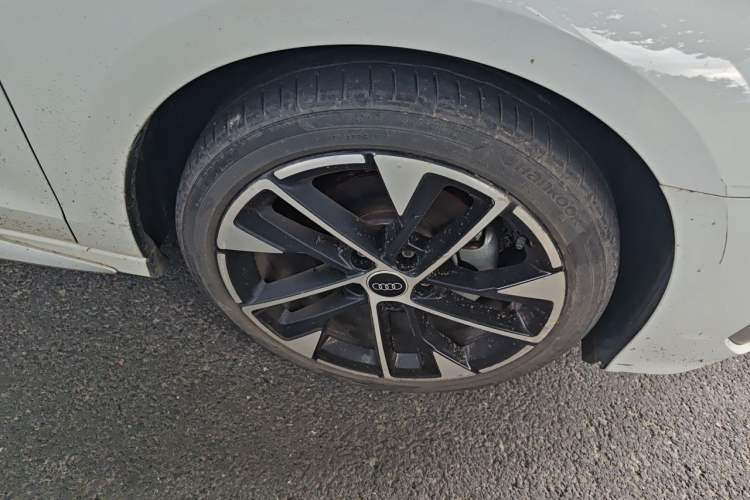 Used Audi A3 2022 A3L Limousine 35 TFSI Fashion Sport Model Right Front Wheel Hub