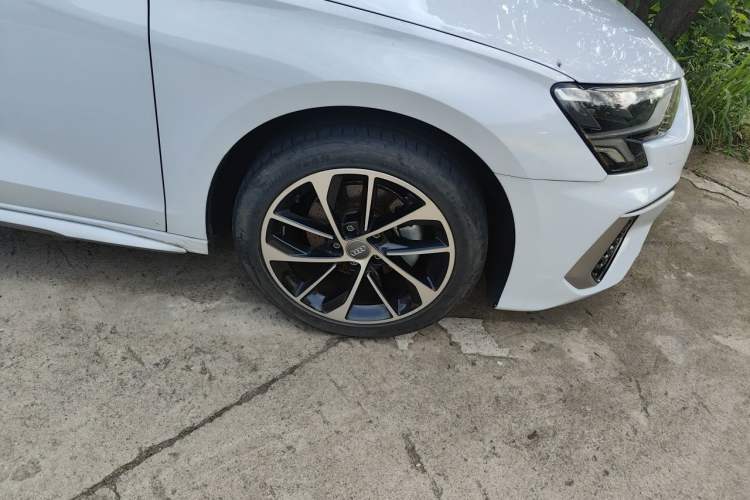 Used Audi A3 2022 A3L Limousine 35 TFSI Progressive Sport Edition Right Front Wheel Hub