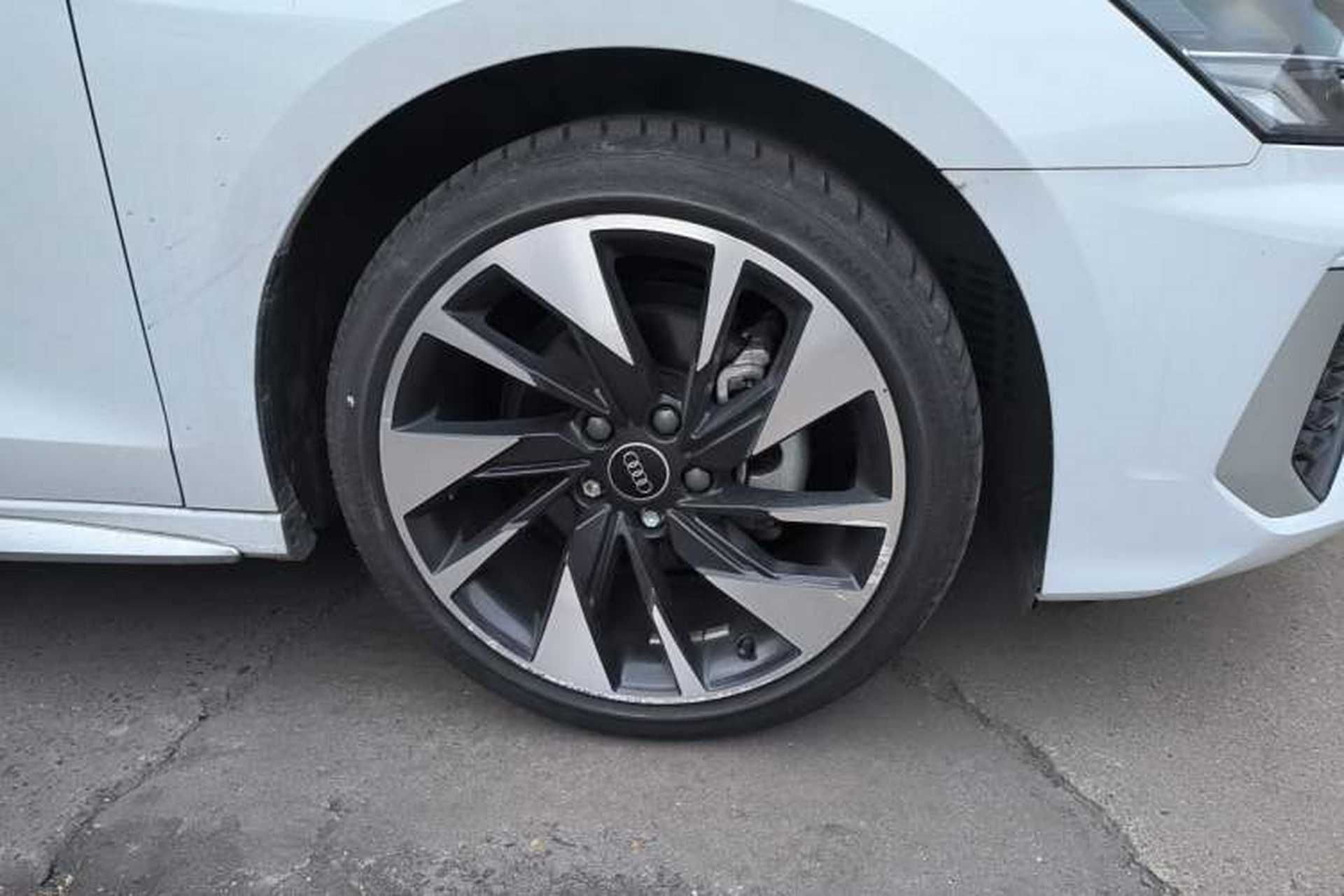Used Audi A3 2022 A3L Limousine 35 TFSI Fashion Sport Model Right Front Wheel Hub