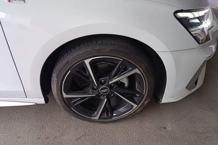 Used Audi A3 2022 Sportback 35 TFSI Fashionable Sports Model Right Front Wheel Hub
