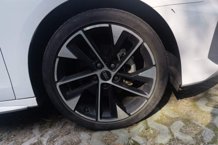 Used Audi A3 2022 Sportback 35 TFSI Fashionable Sports Model Right Front Wheel Hub