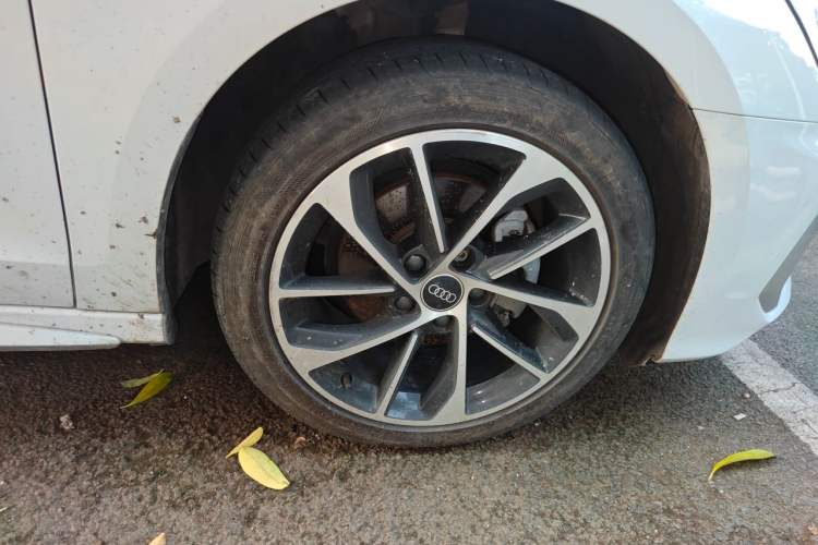 Used Audi A3 2022 A3L Limousine 35 TFSI Progressive Sport Edition Right Front Wheel Hub