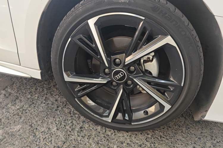 Used Audi A3 2022 Sportback 35 TFSI Fashionable Sports Model Right Front Wheel Hub