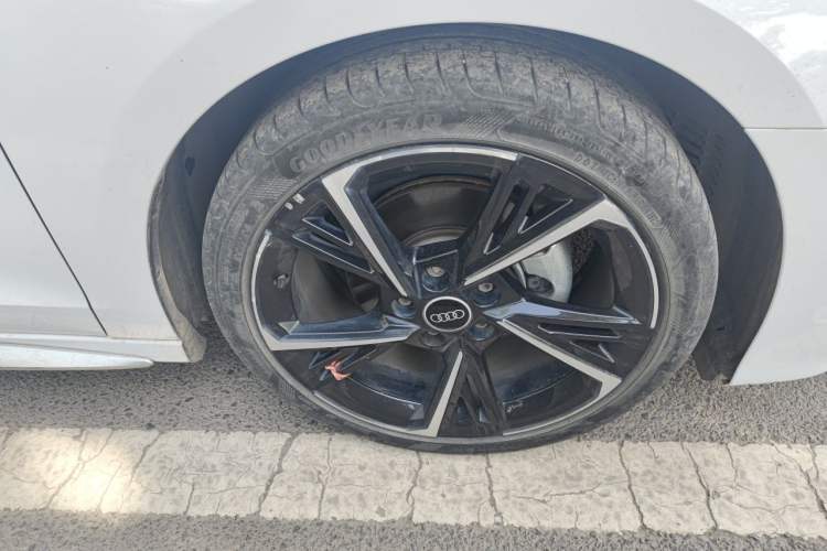 Used Audi A3 2022 Sportback 35 TFSI Fashionable Sports Model Right Front Wheel Hub