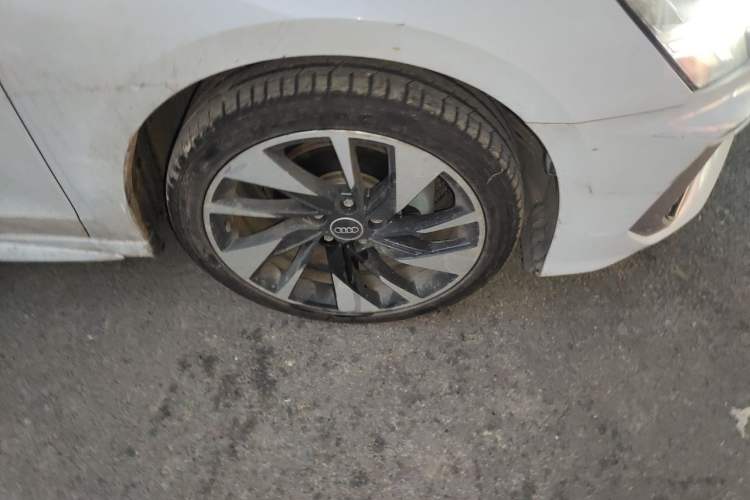Used Audi A3 2022 A3L Limousine 35 TFSI Fashion Sport Model Right Front Wheel Hub