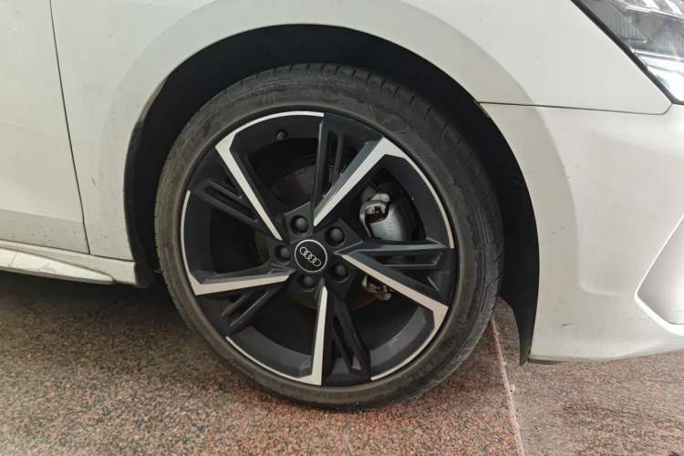 Used Audi A3 2022 Sportback 35 TFSI Fashionable Sports Model Right Front Wheel Hub