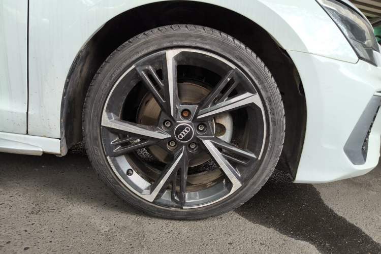 Used Audi A3 2022 Sportback 35 TFSI Fashionable Sports Model Right Front Wheel Hub