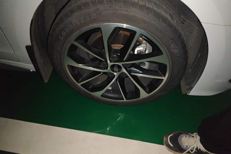 Used Audi A3 2022 Sportback 35 TFSI Ambition Sport Edition Right Front Wheel Hub