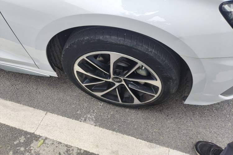 Used Audi A3 2022 A3L Limousine 35 TFSI Progressive Sport Edition Right Front Wheel Hub