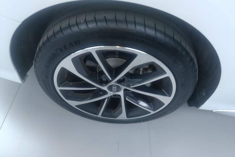 Used Audi A3 2022 A3L Limousine 35 TFSI Progressive Sport Edition Right Rear Wheel Hub