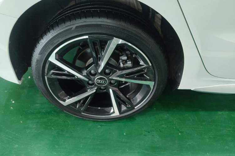 Used Audi A3 2022 Sportback 35 TFSI Fashionable Sports Model Right Rear Wheel Hub