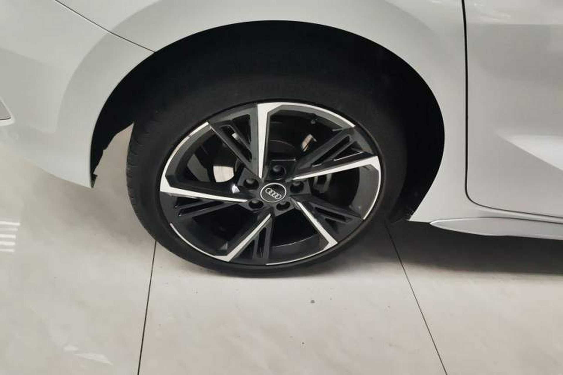 Used Audi A3 2022 Sportback 35 TFSI Fashionable Sports Model Right Rear Wheel Hub