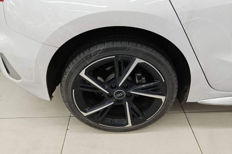 Used Audi A3 2022 Sportback 35 TFSI Fashionable Sports Model Right Rear Wheel Hub