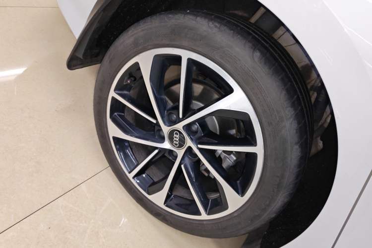 Used Audi A3 2022 A3L Limousine 35 TFSI Progressive Sport Edition Right Rear Wheel Hub