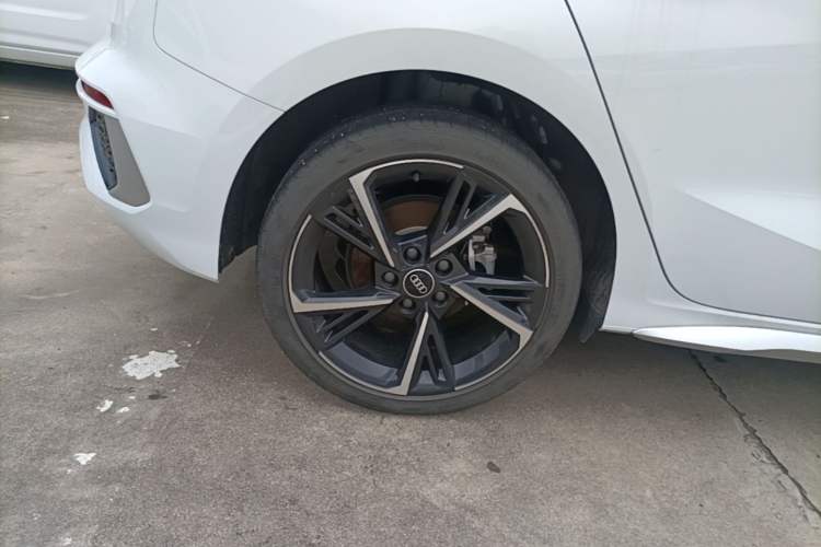 Used Audi A3 2022 Sportback 35 TFSI Fashionable Sports Model Right Rear Wheel Hub