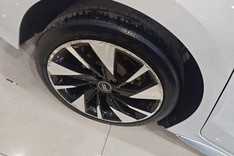 Used Audi A3 2022 A3L Limousine 35 TFSI Fashion Sport Model Right Rear Wheel Hub
