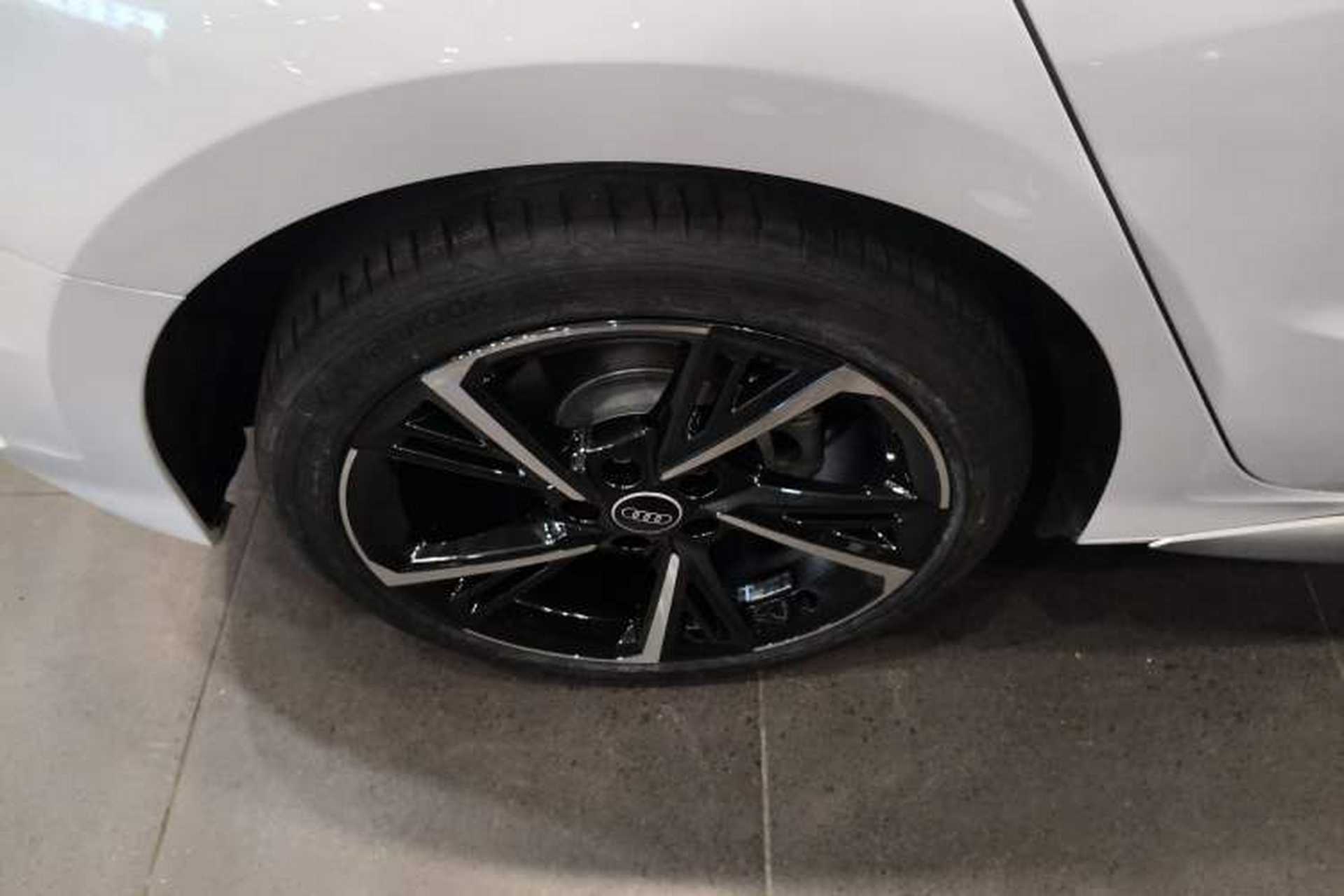 Used Audi A3 2022 Sportback 35 TFSI Fashionable Sports Model Right Rear Wheel Hub