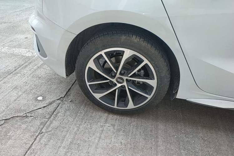 Used Audi A3 2022 Sportback 35 TFSI Ambition Sport Edition Right Rear Wheel Hub