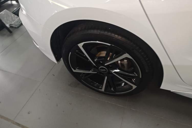 Used Audi A3 2022 Sportback 35 TFSI Fashionable Sports Model Right Rear Wheel Hub