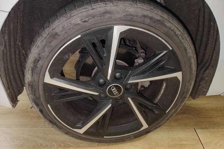 Used Audi A3 2022 Sportback 35 TFSI Fashionable Sports Model Right Rear Wheel Hub