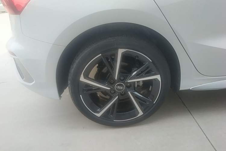 Used Audi A3 2022 Sportback 35 TFSI Fashionable Sports Model Right Rear Wheel Hub