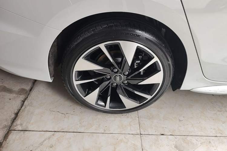 Used Audi A3 2022 A3L Limousine 35 TFSI Fashion Sport Model Right Rear Wheel Hub