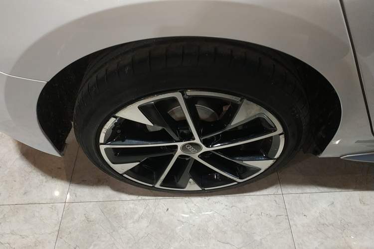 Used Audi A3 2022 Sportback 35 TFSI Fashionable Sports Model Right Rear Wheel Hub