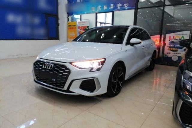 Audi A3 2022 Sportback 35 TFSI Fashionable Sports Model de segunda mano