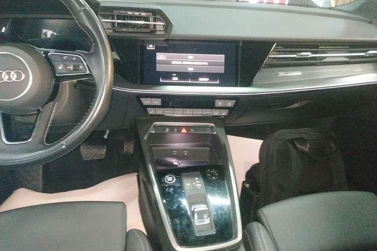 Used Audi A3 2023 Restyled A3L Limousine 35 TFSI Fashion Sport Edition Audio And AC Panel