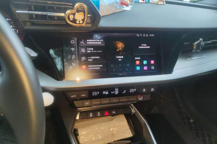 Used Audi A3 2023 Restyled A3L Limousine 35 TFSI Fashion Sport Edition Audio And AC Panel