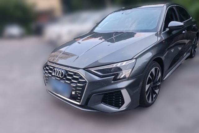 Używany Audi A3 2023 Restyled A3L Limousine 35 TFSI Fashion Sport Edition