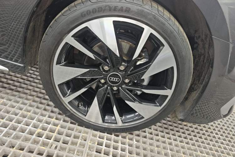 Used Audi A3 2023 Restyled A3L Limousine 35 TFSI Fashion Sport Edition Right Front Wheel Hub