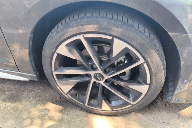 Used Audi A3 2023 A3L Limousine 35 TFSI Fashion Sport Model Right Front Wheel Hub
