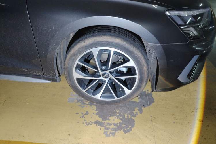 Used Audi A3 2023 Restyled Sportback 35 TFSI Progressive Sport Edition Right Front Wheel Hub
