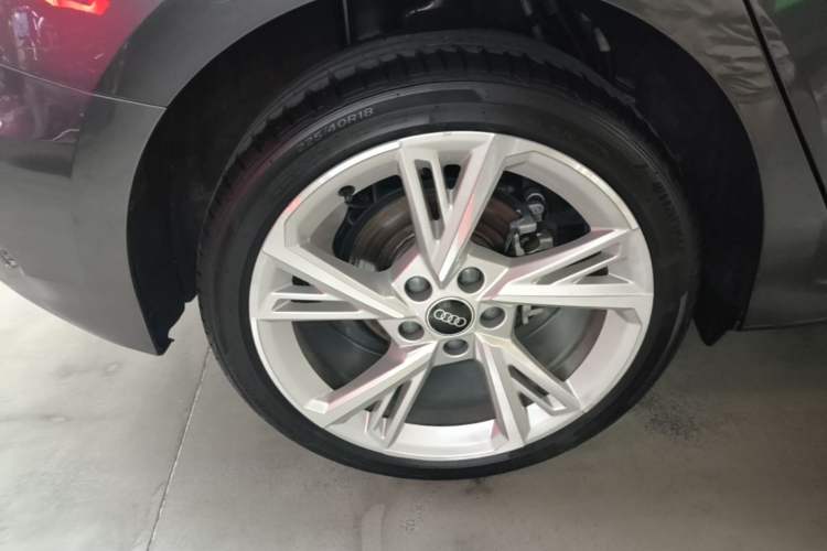 Used Audi A3 2023 Sportback 35 TFSI Stylish and Elegant Model Right Rear Wheel Hub