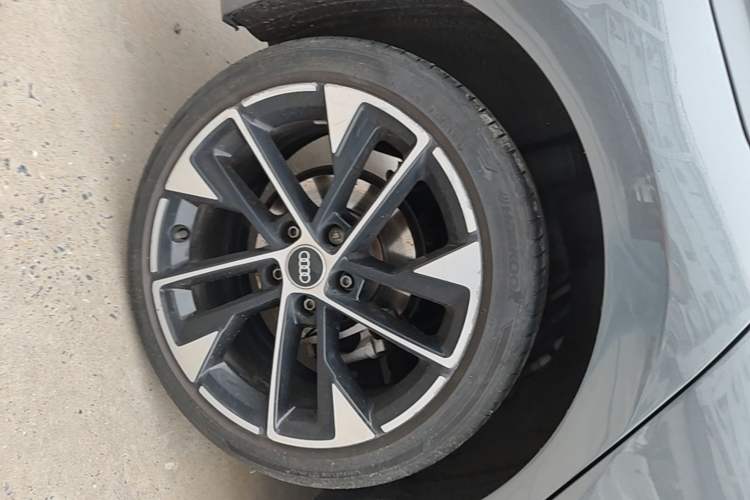 Used Audi A3 2023 Restyled A3L Limousine 35 TFSI Fashion Sport Edition Right Rear Wheel Hub