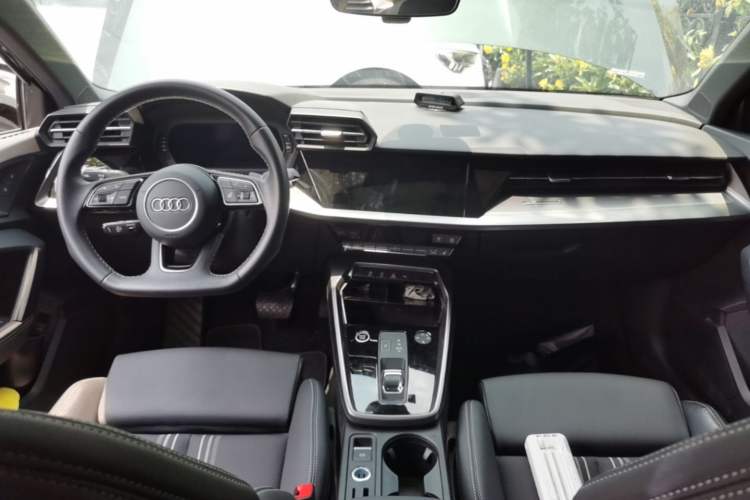 Used Audi A3 2023 Sportback 35 TFSI Fashionable Sports Model Center Console