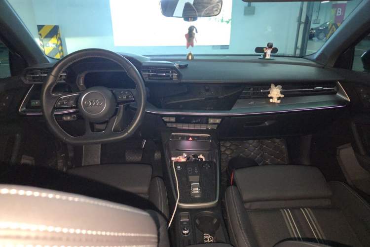 Used Audi A3 2023 Restyled A3L Limousine 35 TFSI Fashion Sport Edition Center Console