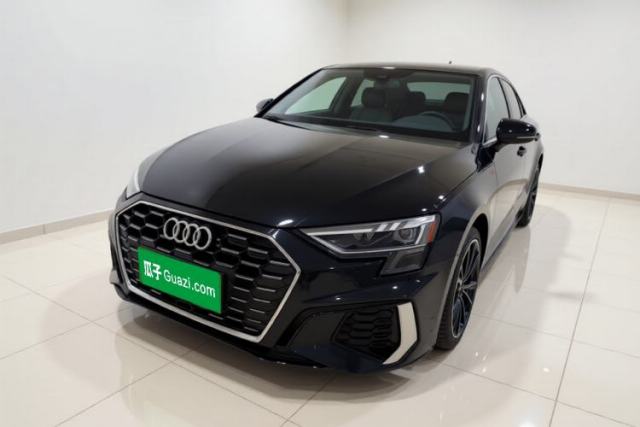 Ojetý Audi A3 2023 Updated Sportback 35 TFSI Stylish Sports Type