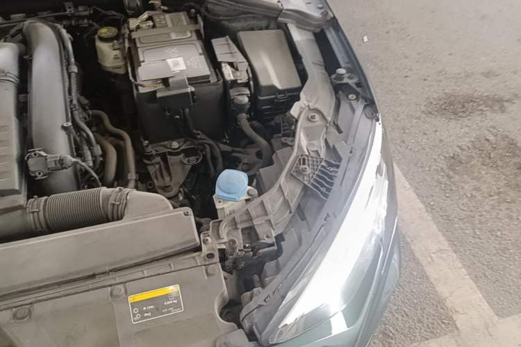 Used Audi A3 2023 Updated Sportback 35 TFSI Luxury Sports Edition Engine Bay Left