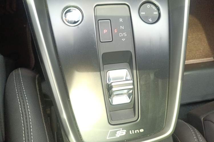 Used Audi A3 2023 A3L Limousine 35 TFSI Fashion Sport Model Gear Lever