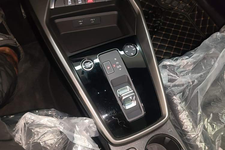 Used Audi A3 2023 A3L Limousine 35 TFSI Fashion Sport Model Gear Lever