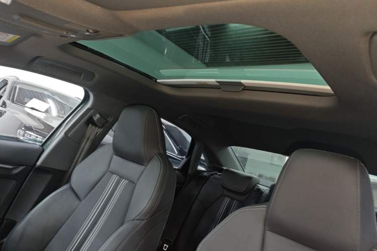 Used Audi A3 2023 Restyled A3L Limousine 35 TFSI Fashion Sport Edition Headliner