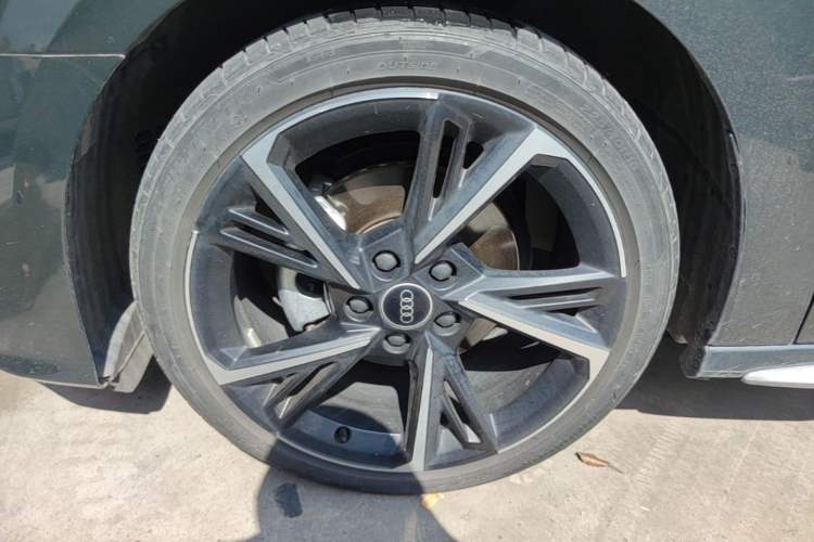 Used Audi A3 2023 Updated Sportback 35 TFSI Stylish Sports Type Left Front Wheel Hub