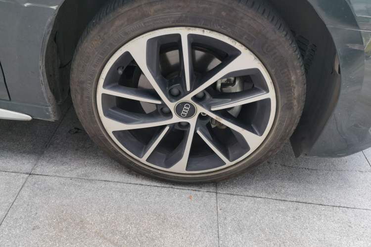 Used Audi A3 2023 A3L Limousine 35 TFSI Progressive Sport Edition Right Front Wheel Hub