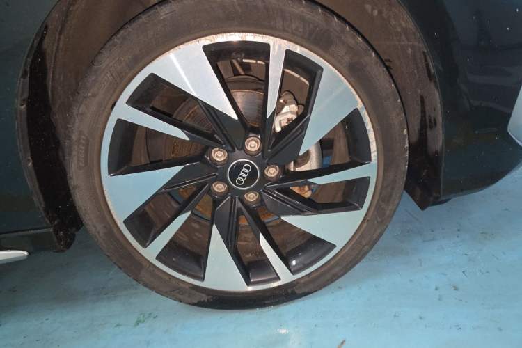 Used Audi A3 2023 Restyled A3L Limousine 35 TFSI Fashion Sport Edition Right Front Wheel Hub