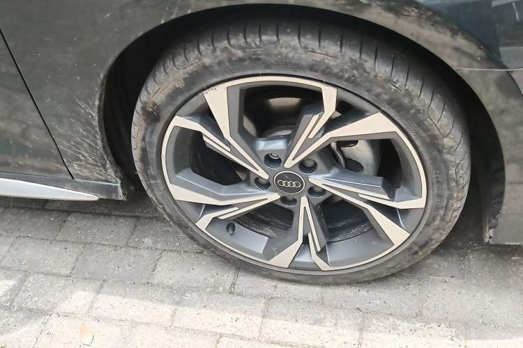 Used Audi A3 2023 A3L Limousine 35 TFSI Luxury Sport Edition Right Front Wheel Hub