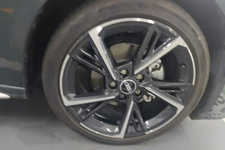 Used Audi A3 2023 Updated Sportback 35 TFSI Stylish Sports Type Right Front Wheel Hub