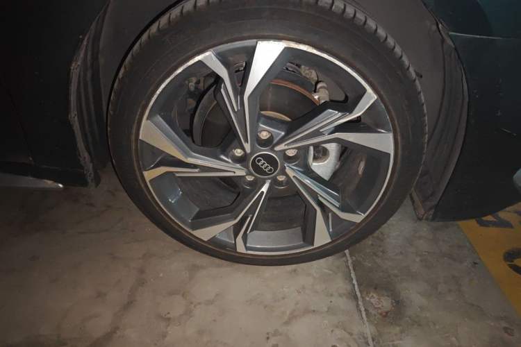 Used Audi A3 2023 A3L Limousine 35 TFSI Luxury Sport Edition Right Front Wheel Hub