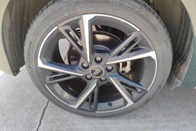 Used Audi A3 2023 Updated Sportback 35 TFSI Stylish Sports Type Right Rear Wheel Hub